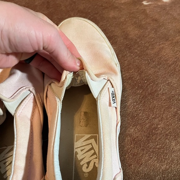 Light pink Vans 
men's size 5 women's 6.5
Some wear no major flaws - Picture 3 of 9